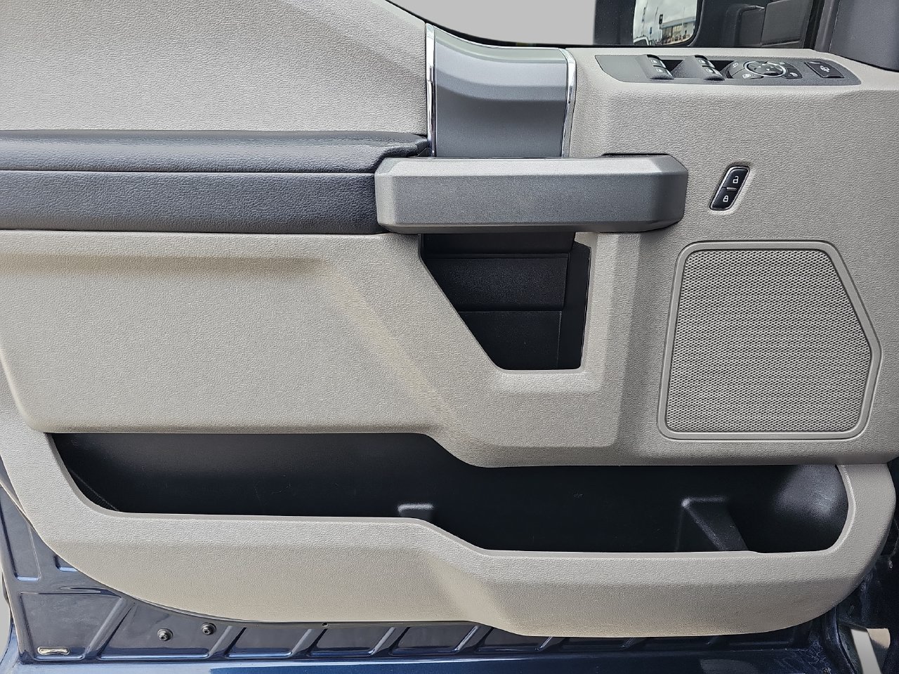 Used 2017 Ford F350 XLT AWD/4WD image 30