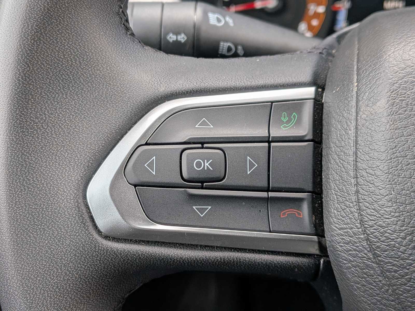 Used 2025 Jeep Compass Latitude image 21