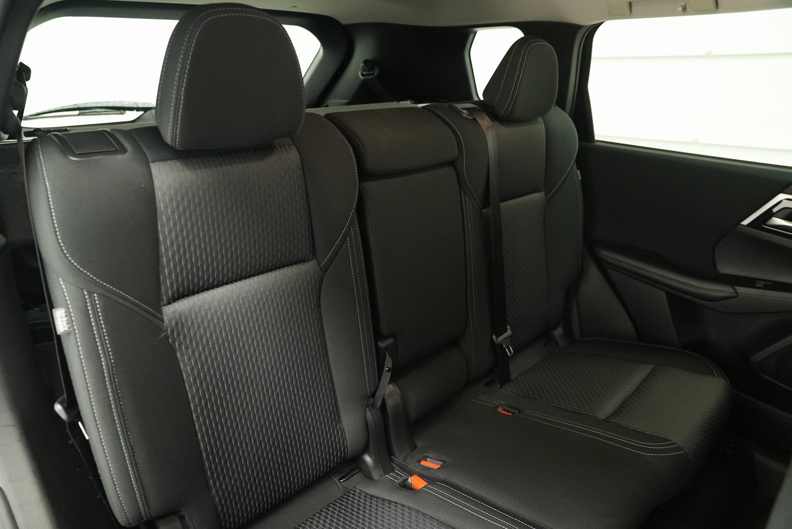 Used 2025 Mitsubishi Outlander ES image 32