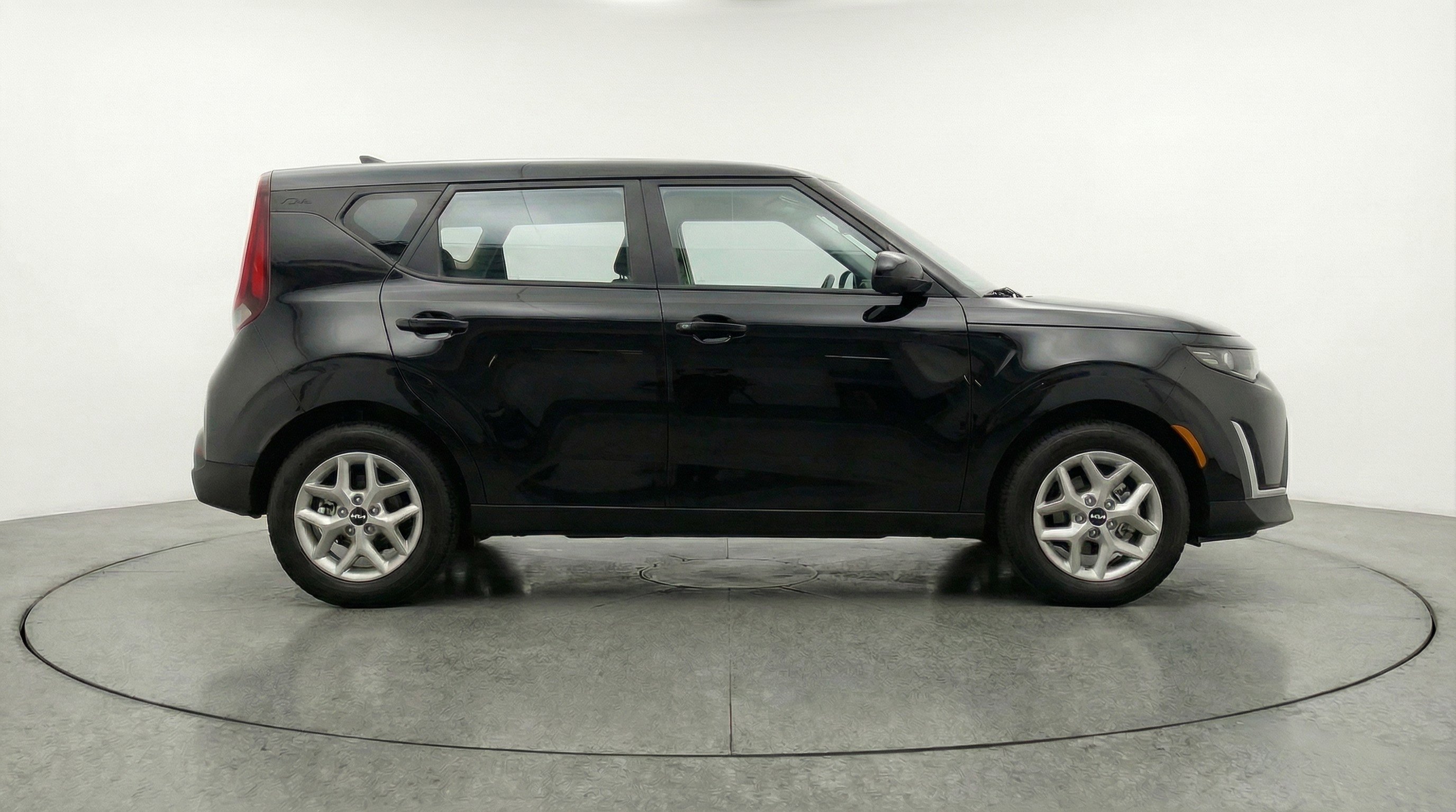 Used 2025 Kia Soul LX w/ LX Technology Package image 11