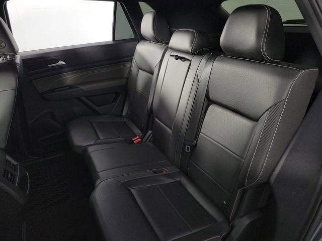 Used 2021 Volkswagen Atlas Cross Sport SE image 16