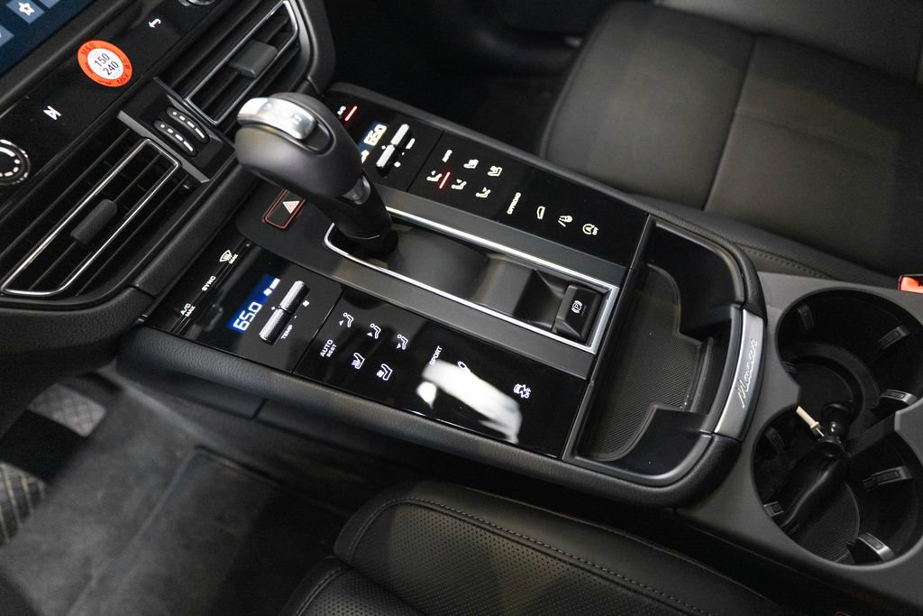 Certified 2026 Porsche Macan S AWD/4WD image 24