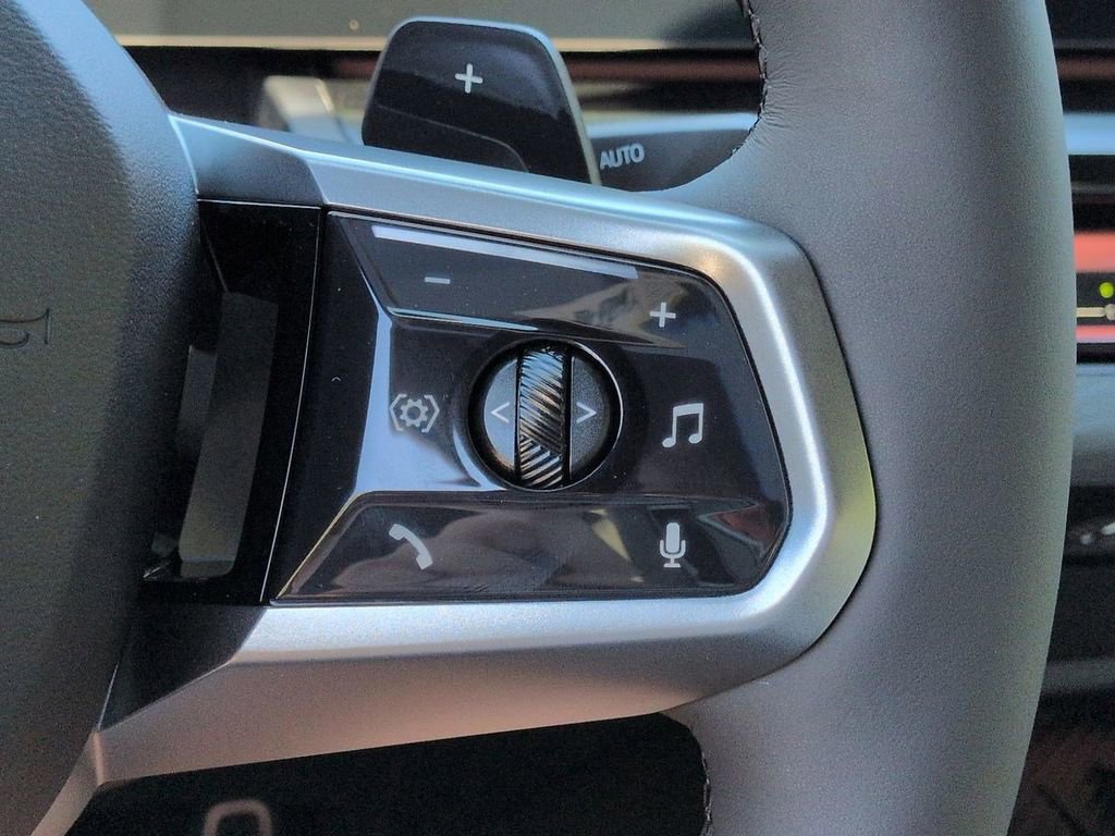 New 2026 BMW 550e xDrive image 25