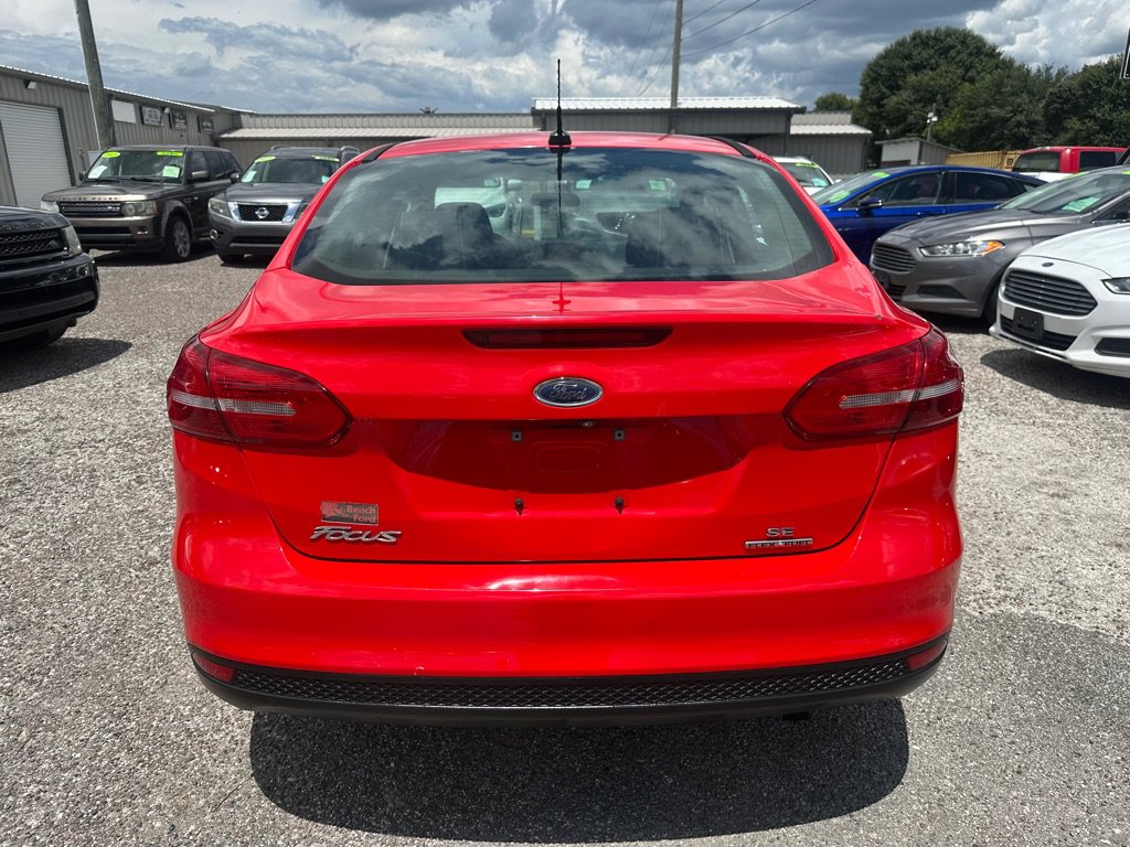 Used 2016 Ford Focus SE w/ SE Cold Weather Package FWD image 5