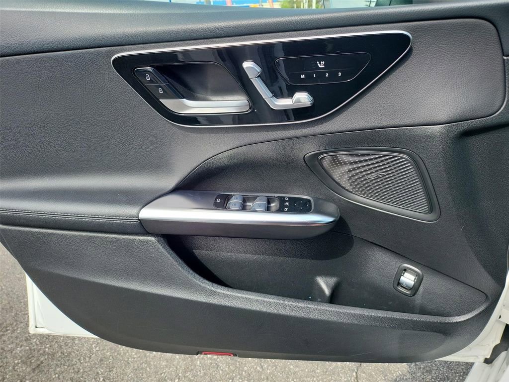 Used 2024 Mercedes-Benz C 300 Sedan image 15