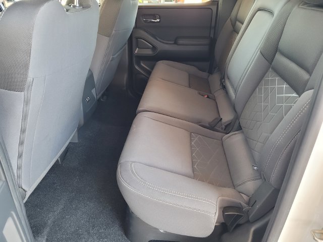 Used 2025 Nissan Frontier SV AWD/4WD image 18