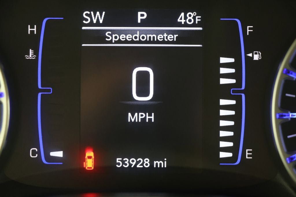 Used 2023 Chrysler Voyager LX FWD image 17
