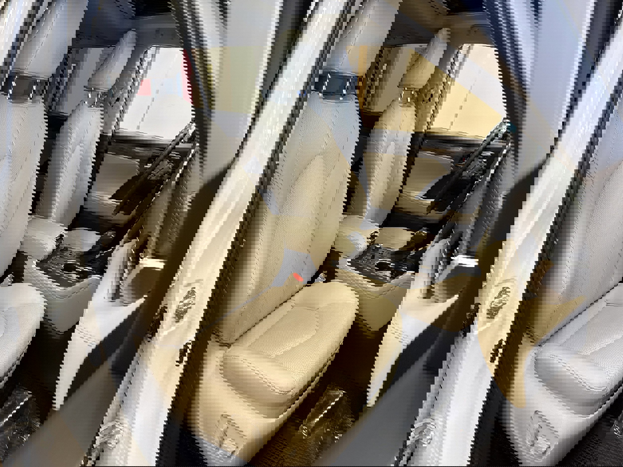 Used 2023 Toyota Highlander Limited image 19