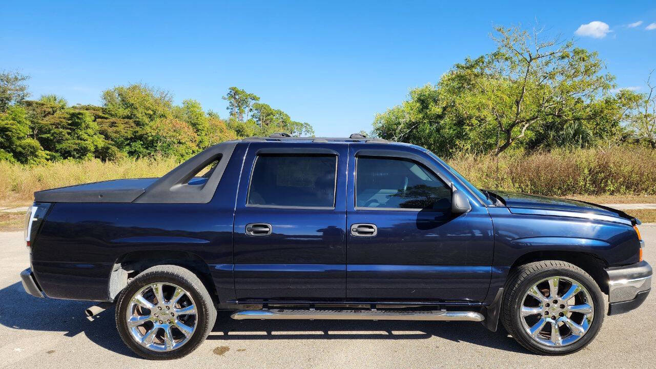 Used 2005 Chevrolet Avalanche LS w/ Preferred Equipment Group image 6