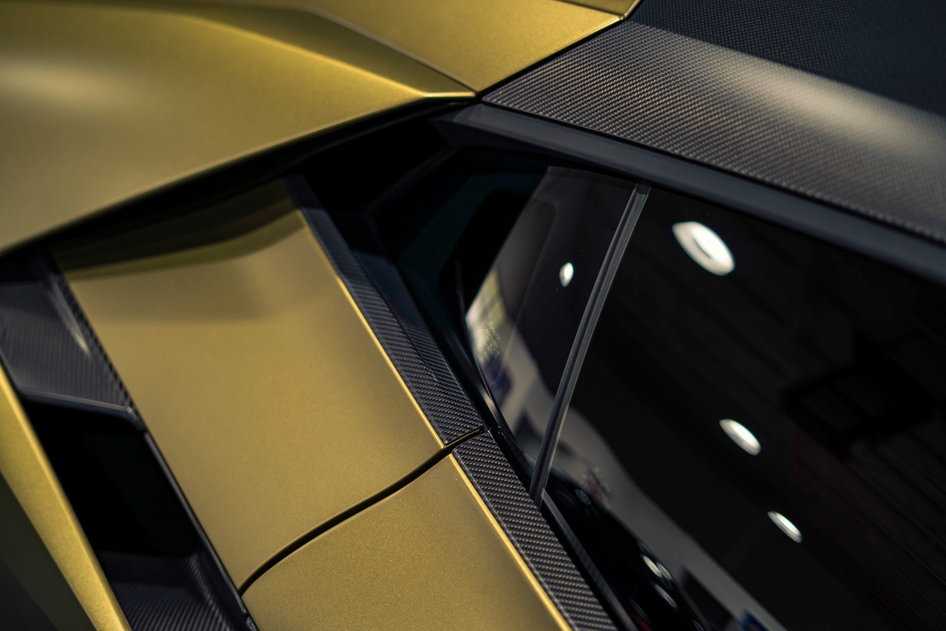 Used 2025 Lamborghini Revuelto AWD/4WD image 37