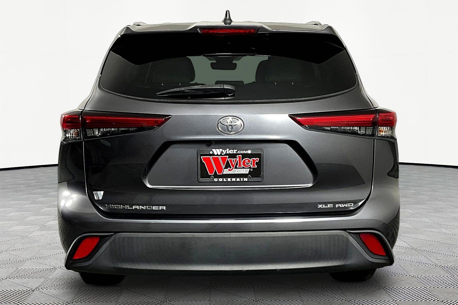 Used 2020 Toyota Highlander XLE image 5