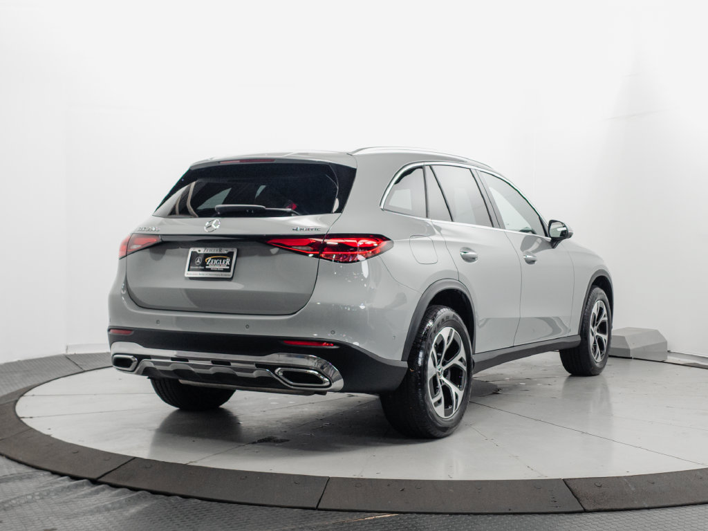 Used 2026 Mercedes-Benz GLC 350e 4MATIC w/ Driver Assistance Package image 33