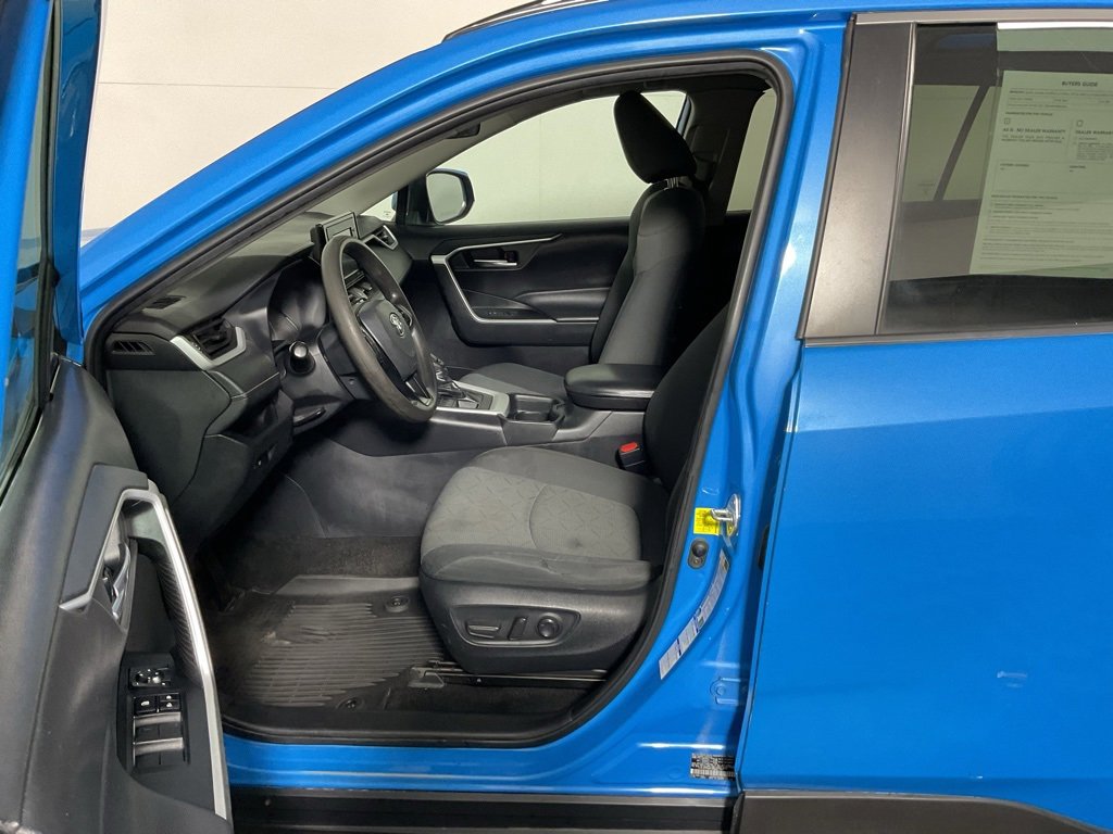 Used 2021 Toyota RAV4 XLE image 15
