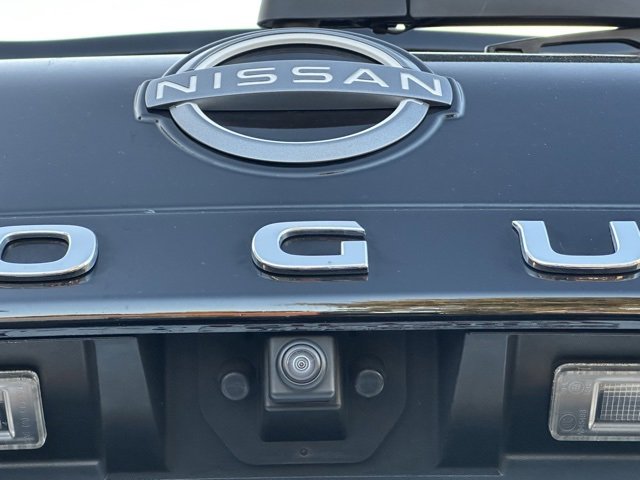 Used 2023 Nissan Rogue S image 15