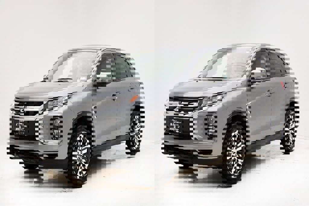 Used 2025 Mitsubishi Outlander Sport AWD image 2