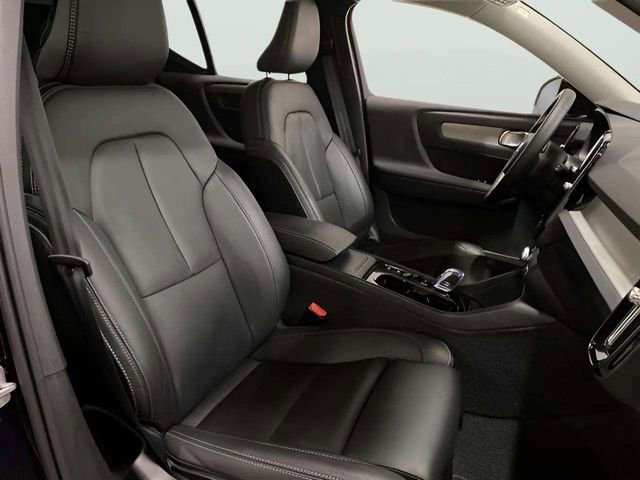 Used 2025 Volvo XC40 B5 Plus image 78