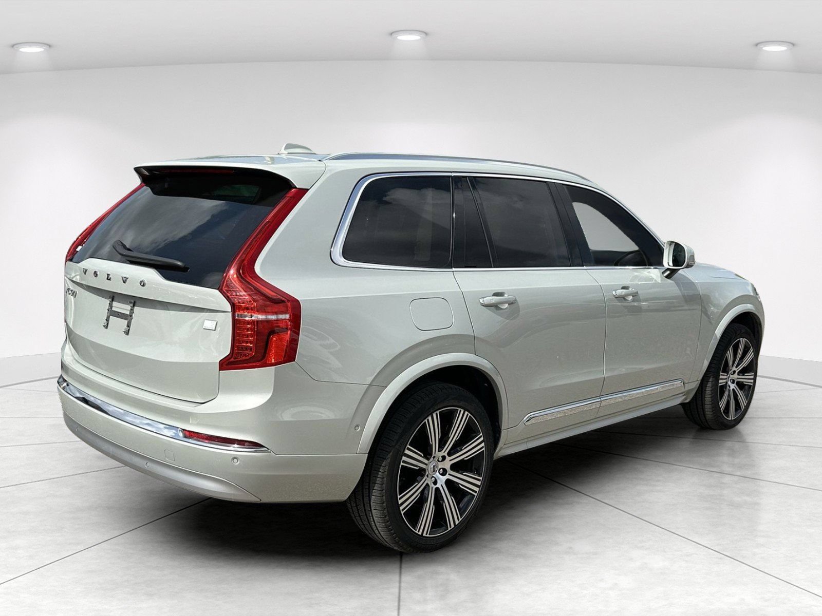 Used 2022 Volvo XC90 T8 Inscription w/ Advanced Package AWD/4WD image 4