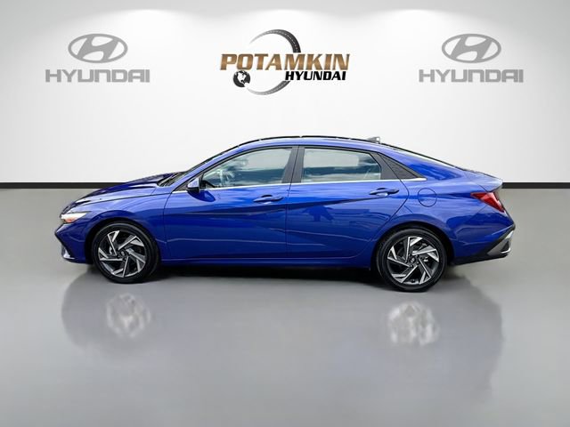 Certified 2025 Hyundai Elantra SEL image 8