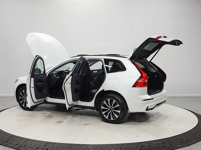Used 2025 Volvo XC60 B5 Plus AWD/4WD image 13