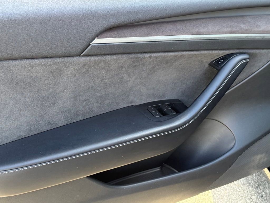 Used 2022 Tesla Model 3 Performance image 14