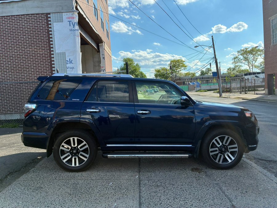 Used 2022 Toyota 4Runner Limited AWD/4WD image 9