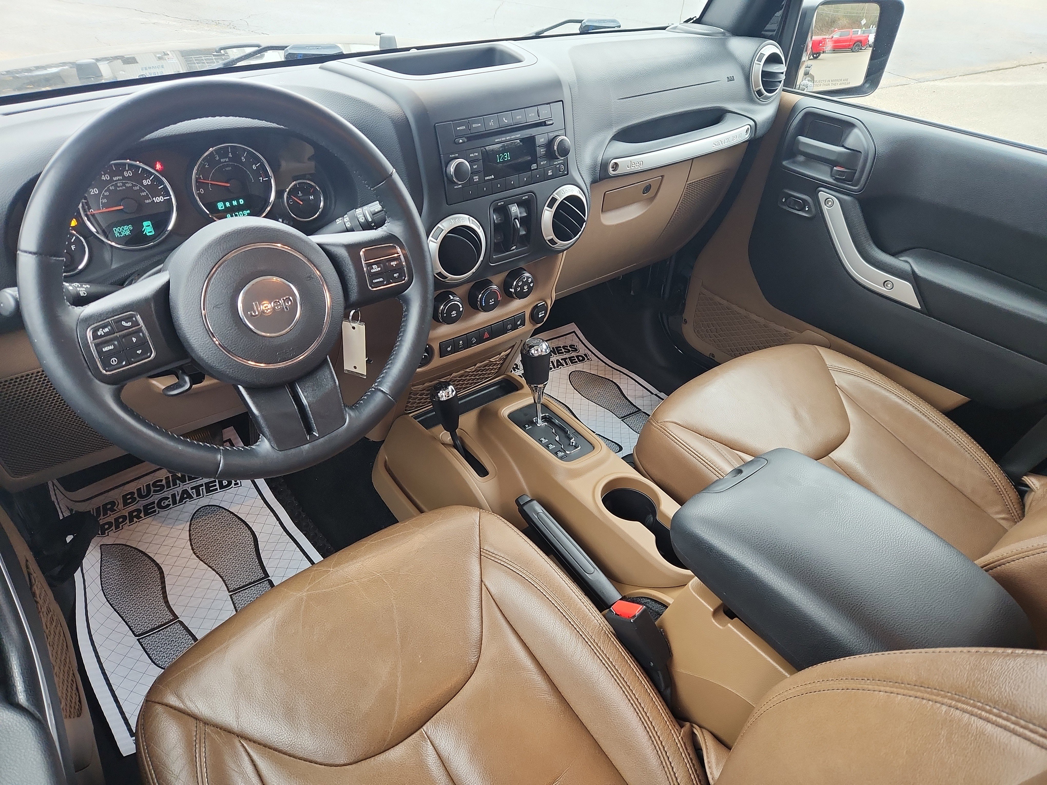 Used 2016 Jeep Wrangler Unlimited Sahara w/ Connectivity Group image 28