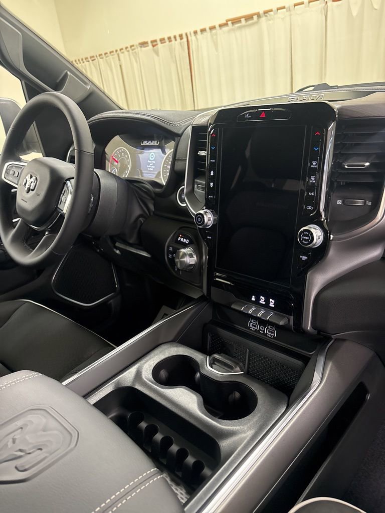 New 2026 RAM 1500 Laramie AWD/4WD image 27