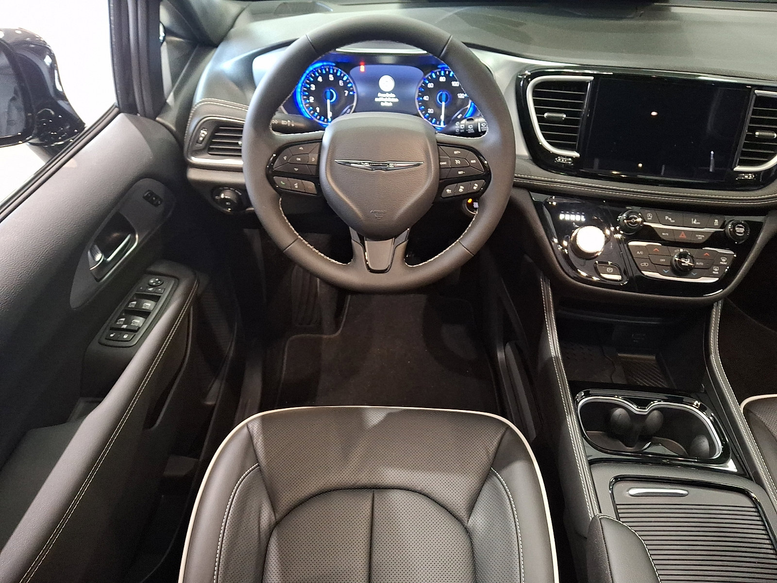 New 2026 Chrysler Pacifica Limited w/ S Appearance Package image 10