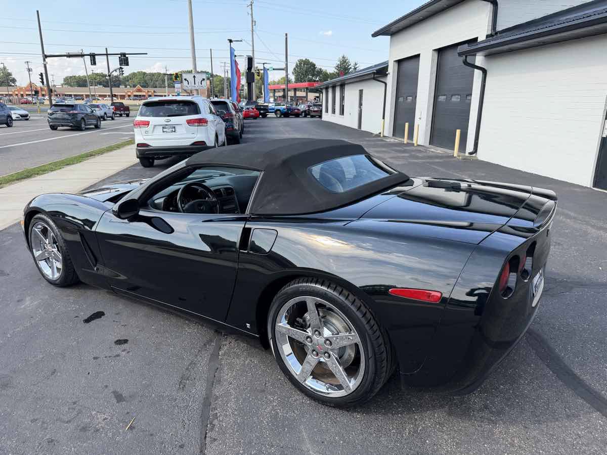 Used 2007 Chevrolet Corvette Convertible w/ Preferred Equipment Group RWD image 20