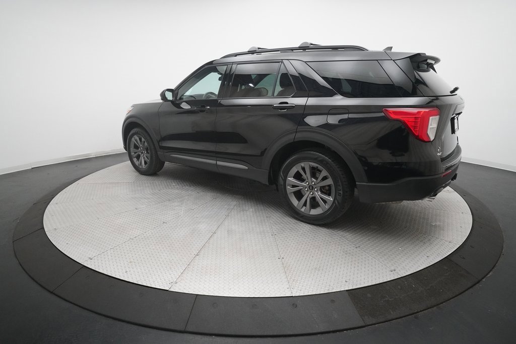 Used 2022 Ford Explorer XLT w/ Equipment Group 202A image 12