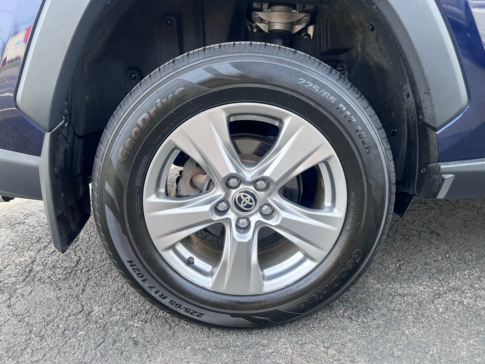 Used 2022 Toyota RAV4 XLE image 20