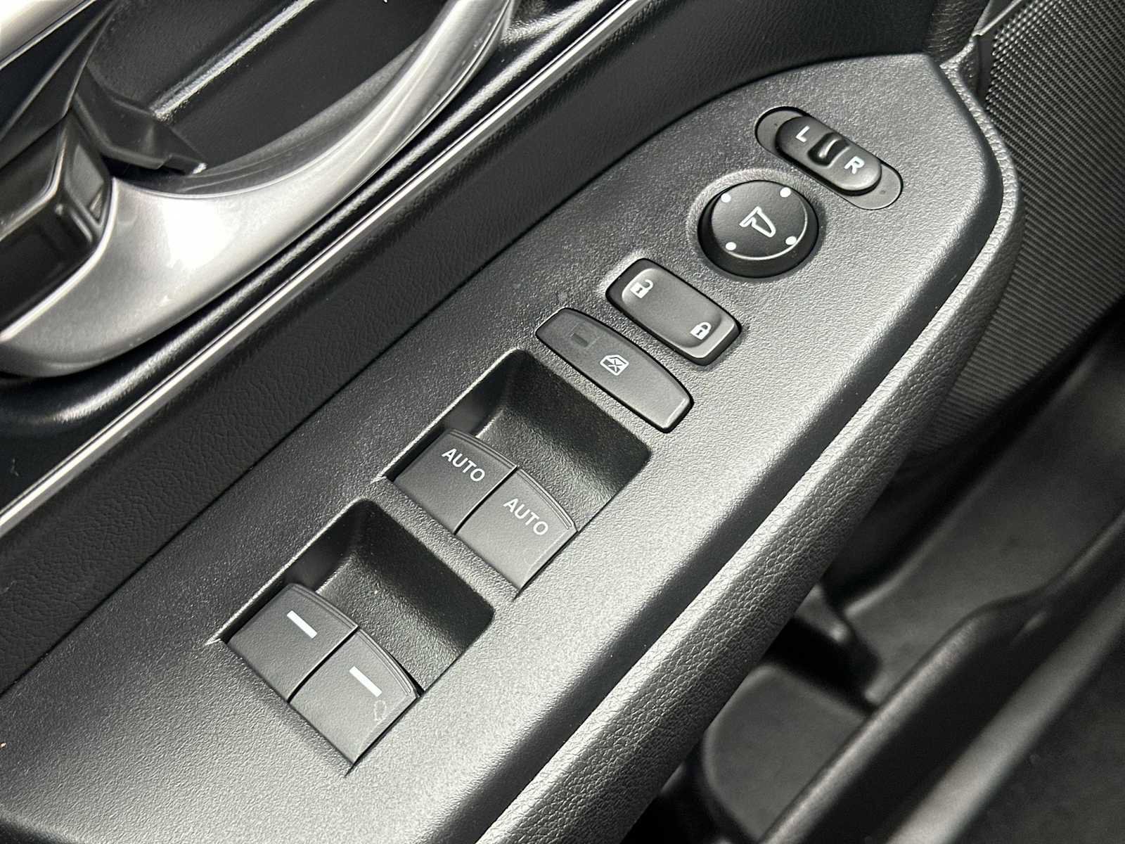 Used 2022 Honda CR-V EX-L image 15