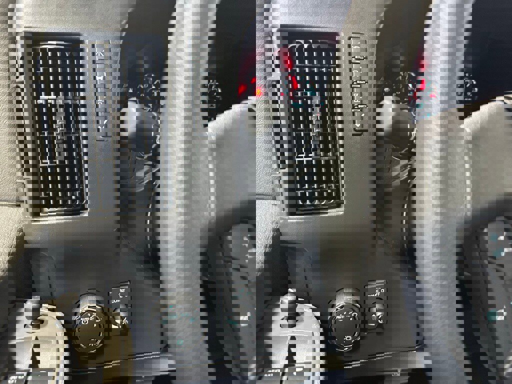 Used 2025 Chevrolet Express 3500 LT w/ LT Preferred Equipment Group image 18