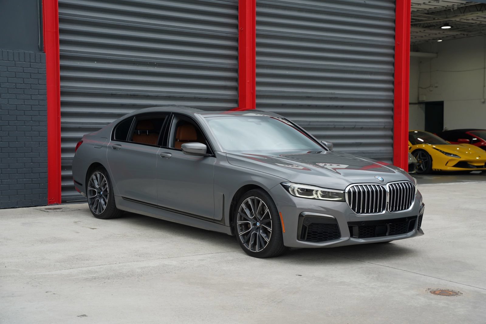 Used 2022 BMW 740i w/ M Sport Package RWD image 9