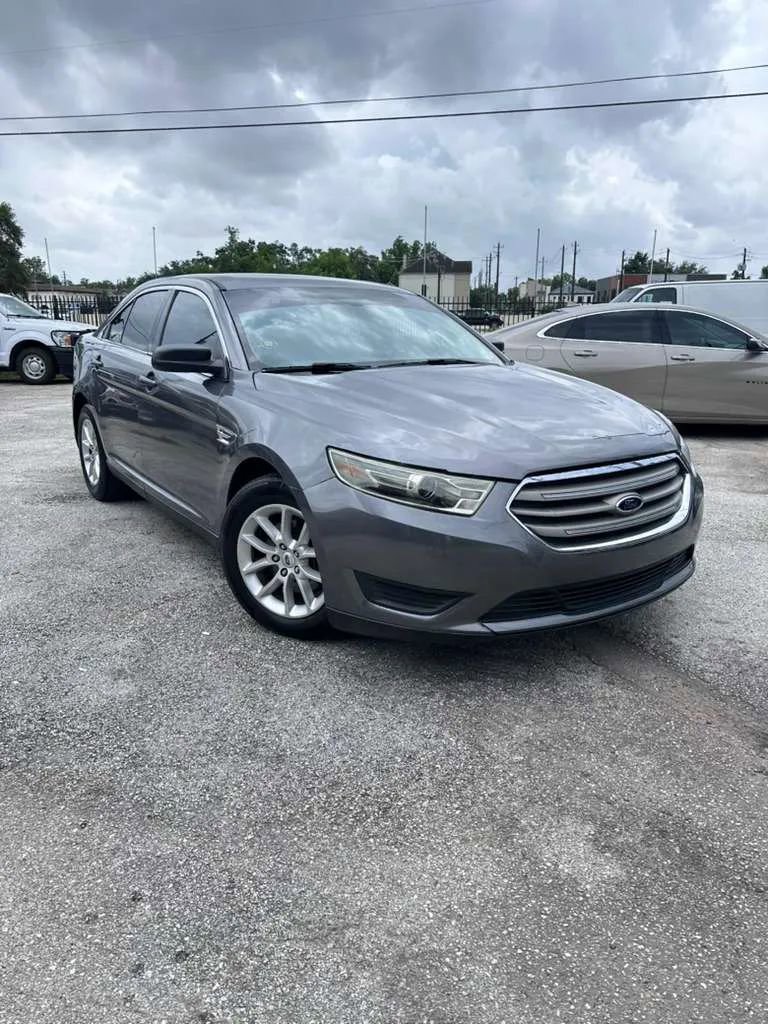 Used 2014 Ford Taurus SE
