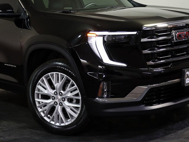 Used 2024 GMC Acadia Elevation image 8