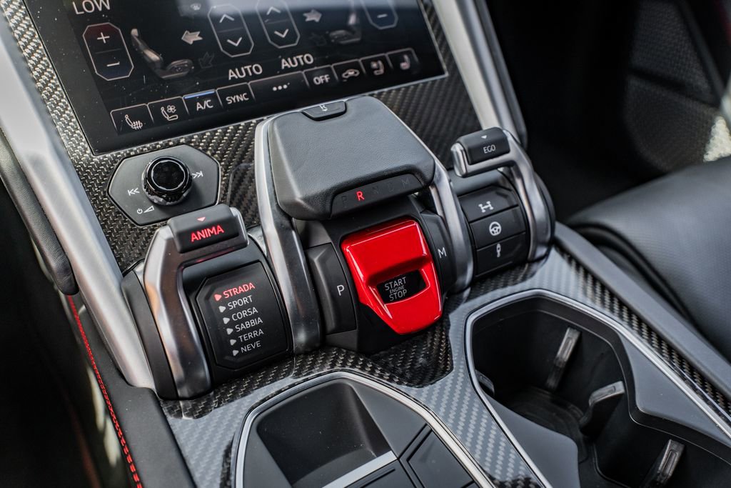 Used 2019 Lamborghini Urus AWD/4WD image 32