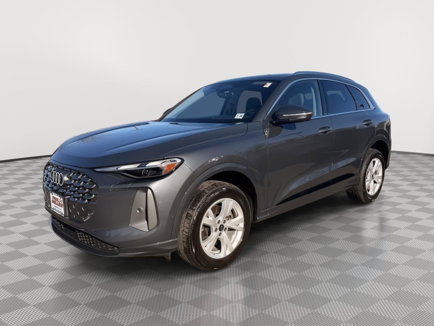 Used 2025 Audi Q5 Premium w/ Convenience Package