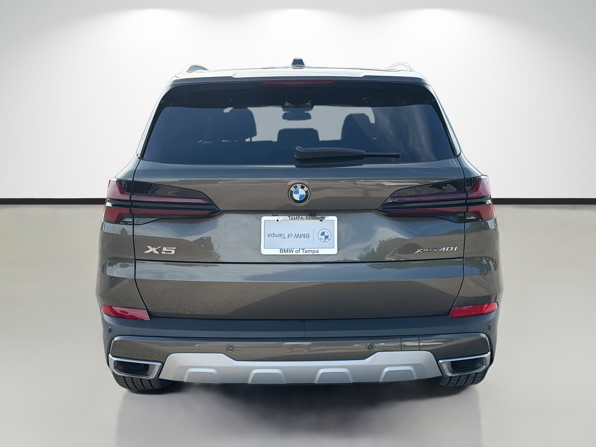 Used 2024 BMW X5 xDrive40i w/ Premium Package AWD/4WD image 4