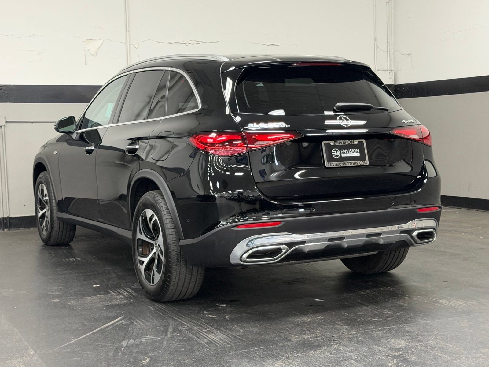 Used 2025 Mercedes-Benz GLC 350e 4MATIC image 10