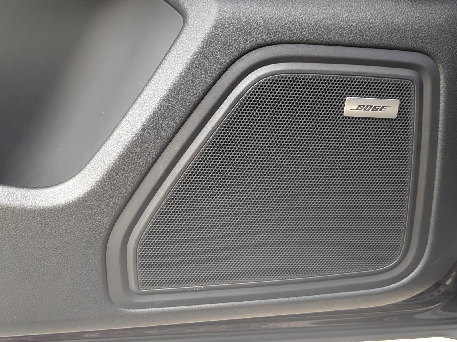 New 2026 Porsche Macan image 14