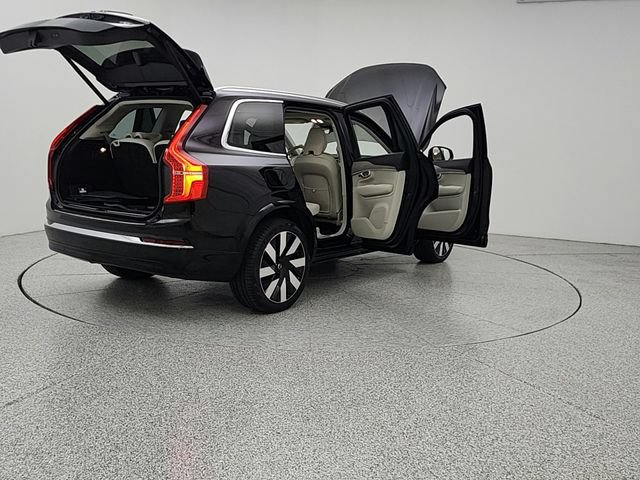 Certified 2025 Volvo XC90 T8 Plus w/ Protection Package Premier AWD/4WD image 11