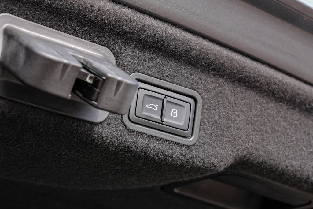 Used 2016 Audi S8 w/ Driver Assistance Package AWD/4WD image 67