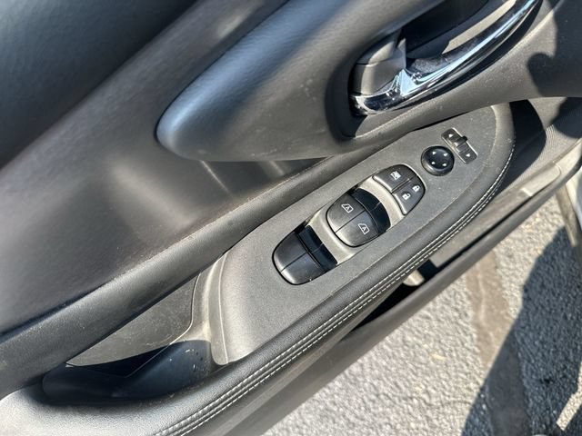 Used 2023 Nissan Murano S AWD/4WD image 17
