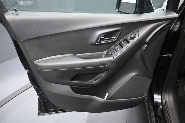 Used 2019 Chevrolet Trax LT w/ Driver Confidence Package AWD/4WD image 11