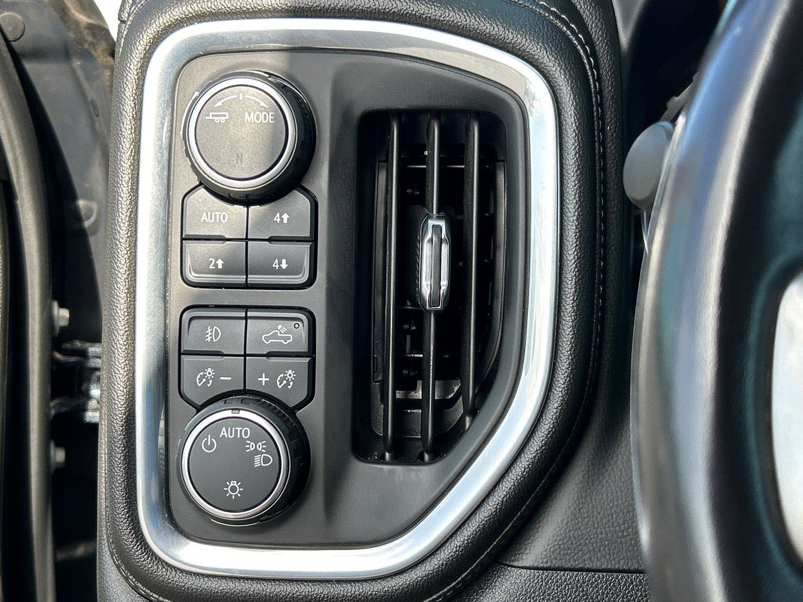 Used 2021 Chevrolet Silverado 1500 LT Trail Boss w/ Convenience Package II AWD/4WD image 32