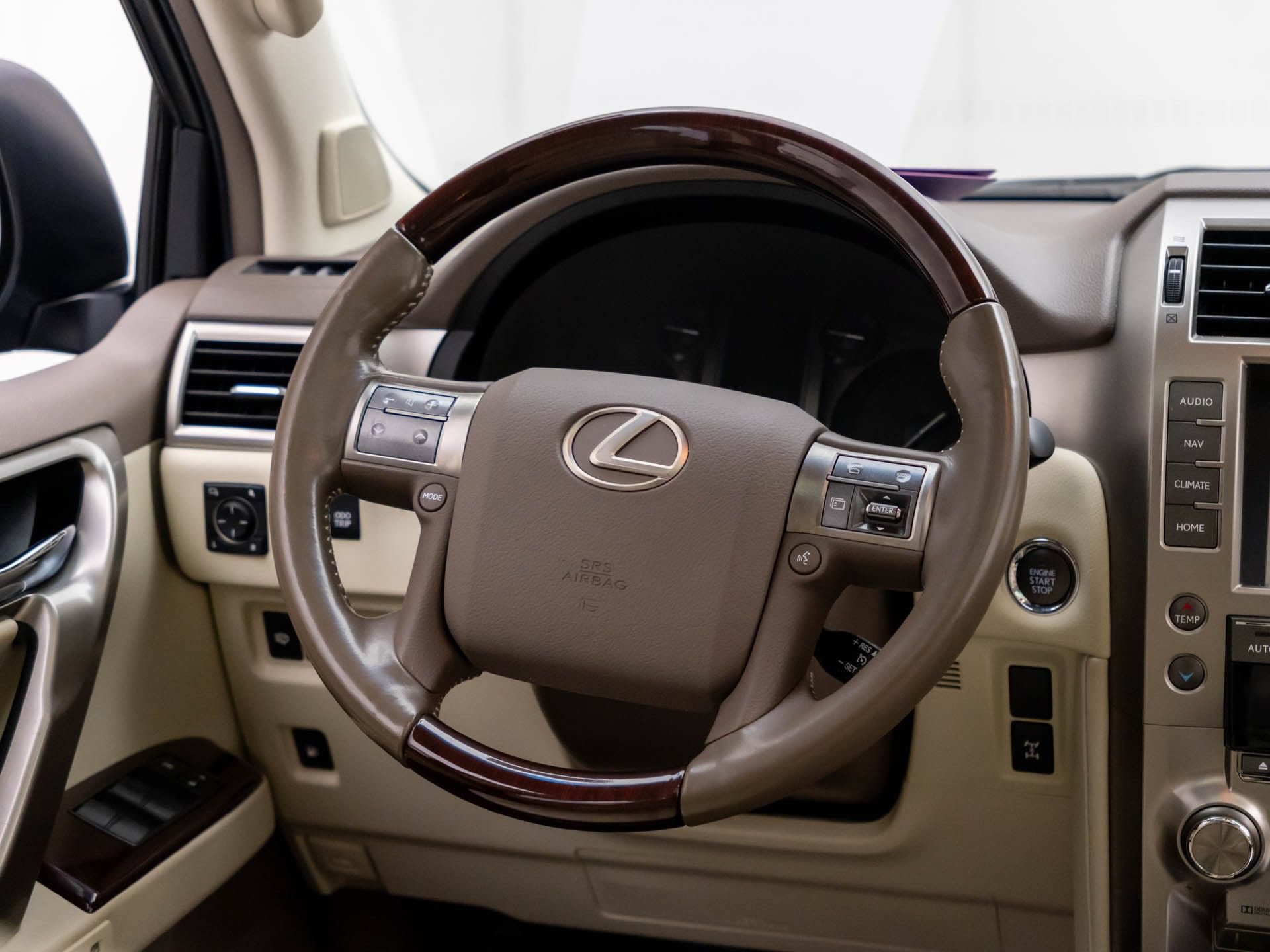 Used 2019 Lexus GX 460 Premium w/ Premium Package AWD/4WD image 11