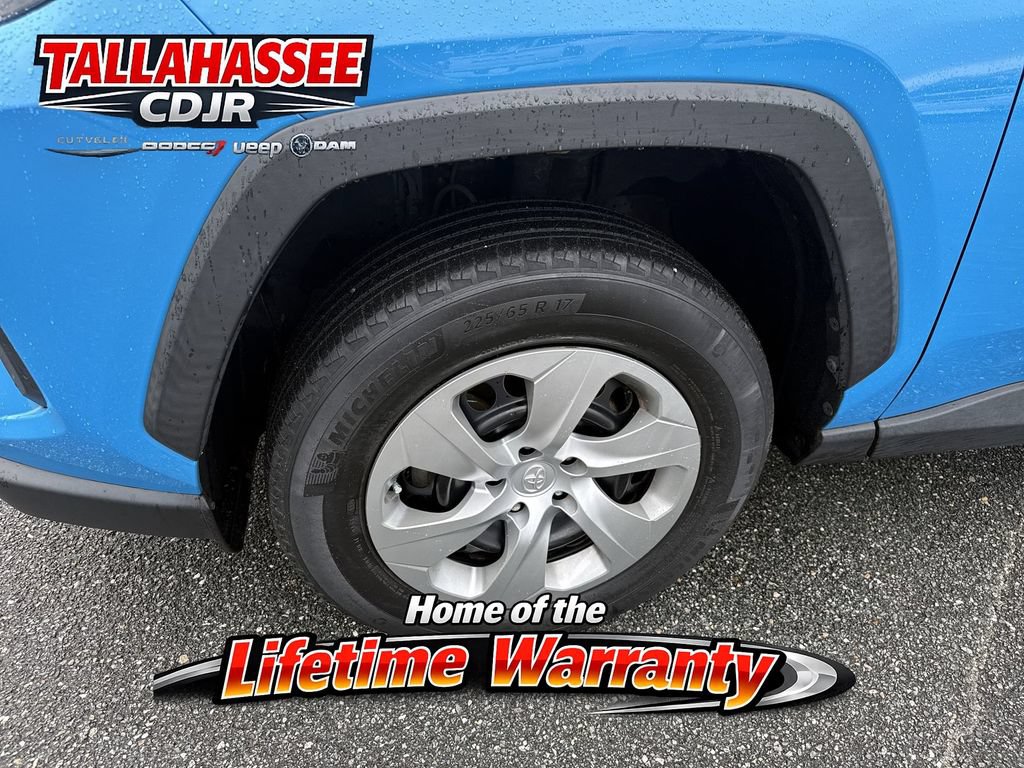 Used 2021 Toyota RAV4 LE FWD image 12