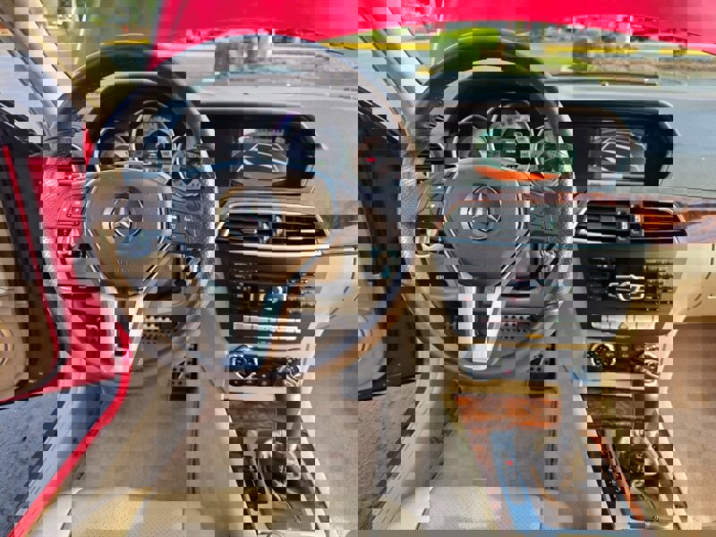 Used 2013 Mercedes-Benz C 300 4MATIC Sedan image 18