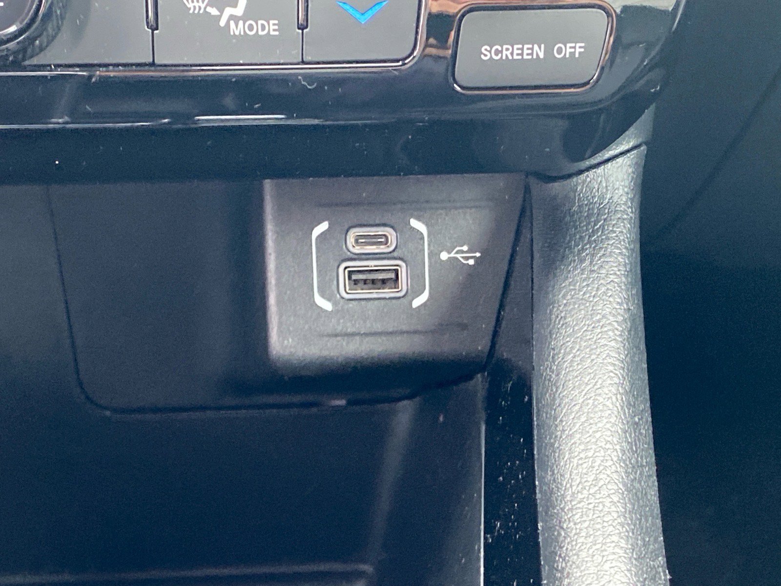 Used 2025 Jeep Compass Limited image 14